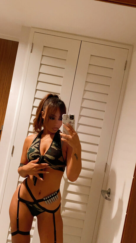 Nacktes geleaktes OnlyFans-Foto von Jess Magic