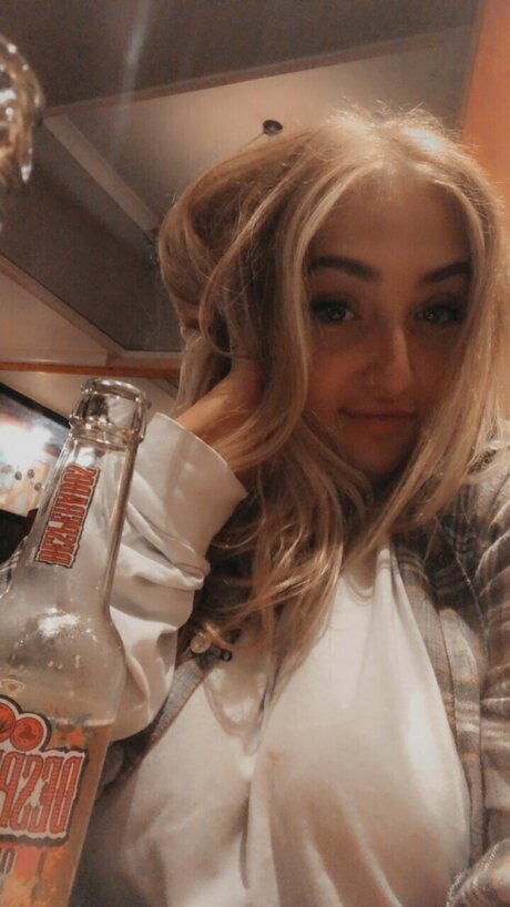 Nacktes geleaktes OnlyFans-Foto von Ubicurvysub
