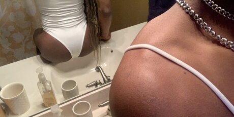 Nacktes geleaktes OnlyFans-Foto von Geminis