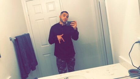 Nacktes geleaktes OnlyFans-Foto von Callmepapi