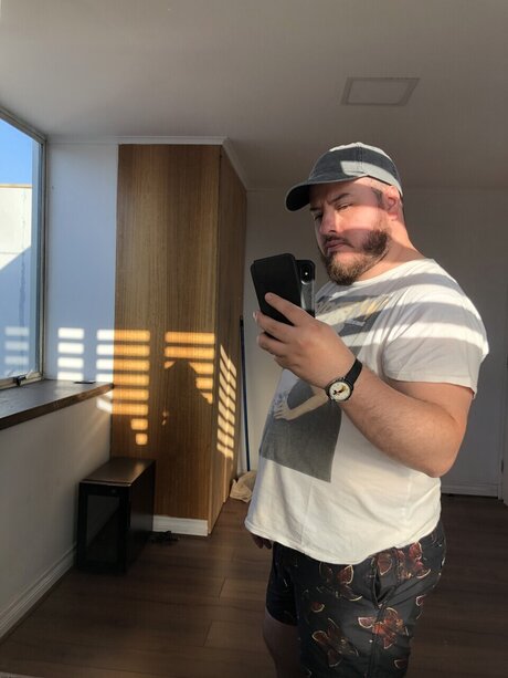 Nacktes geleaktes OnlyFans-Foto von Andres