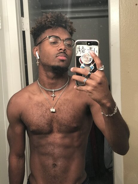 Nacktes geleaktes OnlyFans-Foto von Basedgodsavi
