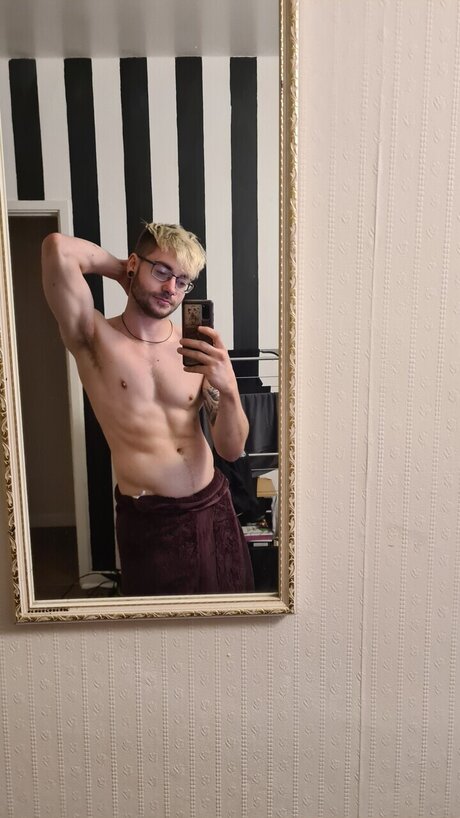 Nacktes geleaktes OnlyFans-Foto von Nocommonai