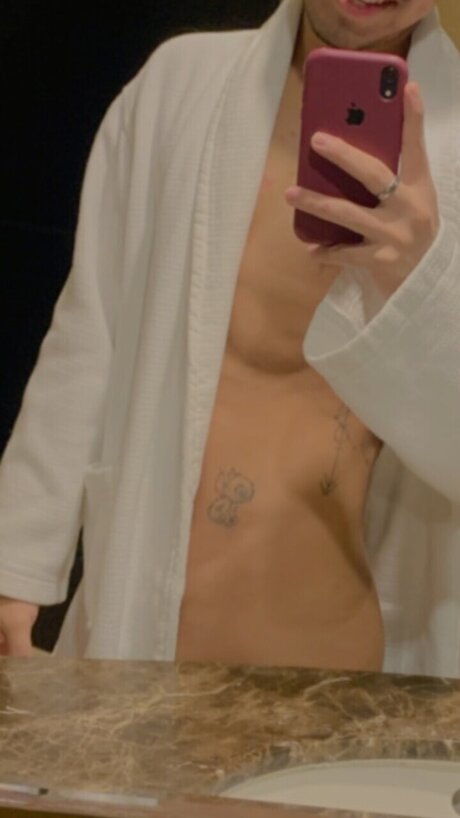 Nacktes geleaktes OnlyFans-Foto von Twinkboy