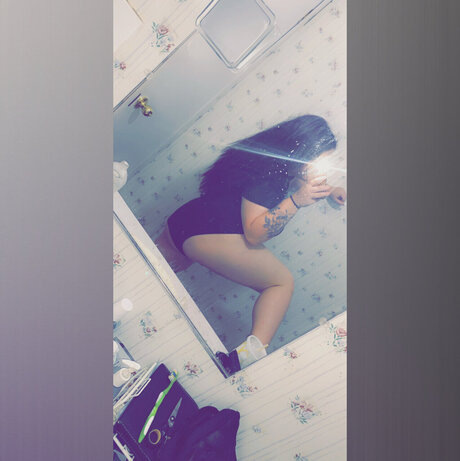 Nacktes geleaktes OnlyFans-Foto von Lovee