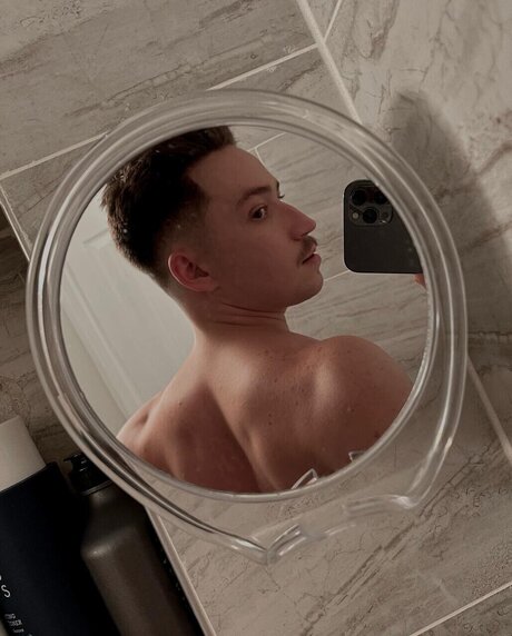 Nacktes geleaktes OnlyFans-Foto von Christian