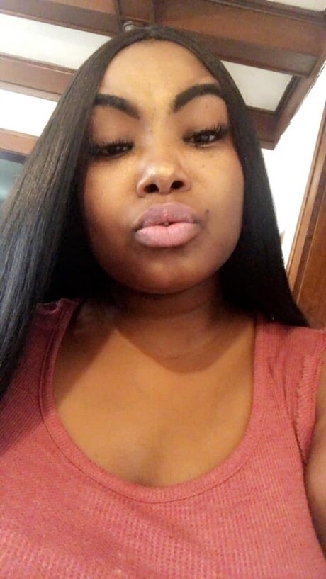 Nacktes geleaktes OnlyFans-Foto von Chynawhite31