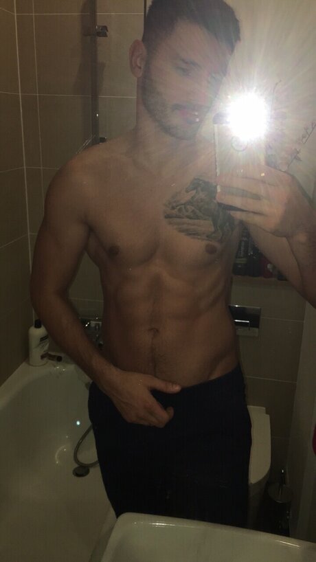 Nacktes geleaktes OnlyFans-Foto von Andrei