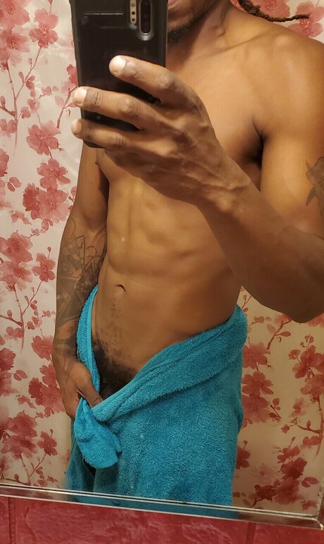 Nacktes geleaktes OnlyFans-Foto von Banga Bang
