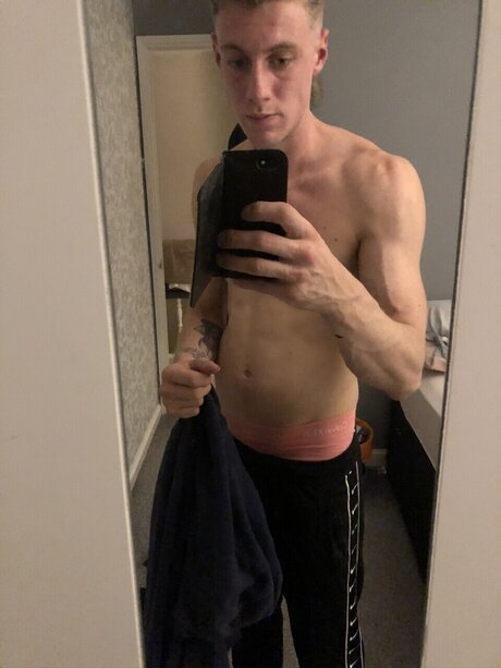 Nacktes geleaktes OnlyFans-Foto von Tobias