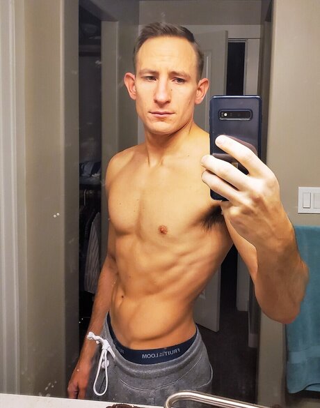 Nacktes geleaktes OnlyFans-Foto von Noah Chambers