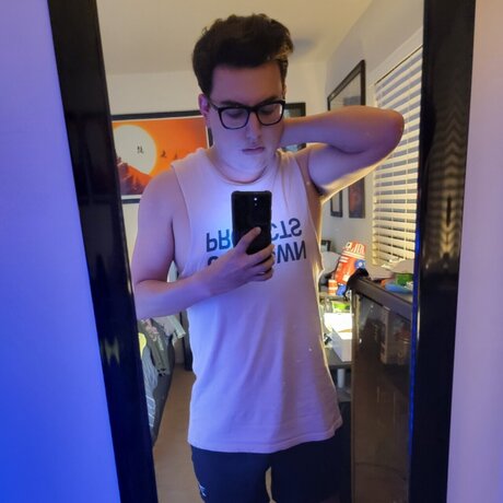 Nacktes geleaktes OnlyFans-Foto von Abstract