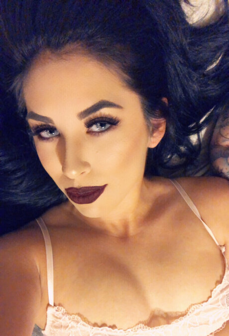 Nacktes geleaktes OnlyFans-Foto von Kitty
