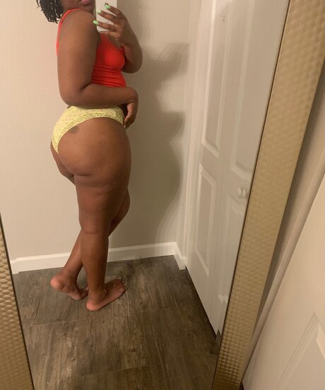 Nacktes geleaktes OnlyFans-Foto von Mysteriasssrae