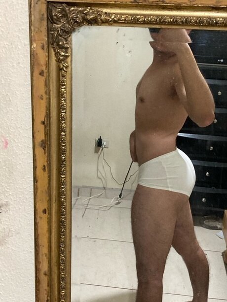 Nacktes geleaktes OnlyFans-Foto von Alejo432