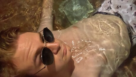 Nacktes geleaktes OnlyFans-Foto von Lion Slaps