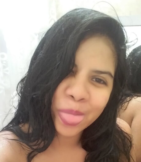 Nacktes geleaktes OnlyFans-Foto von Andrea Landazuri