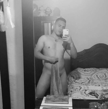 Nacktes geleaktes OnlyFans-Foto von Johan Holgun