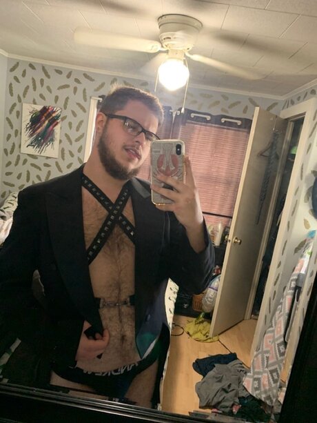 Nacktes geleaktes OnlyFans-Foto von Cyberbilly