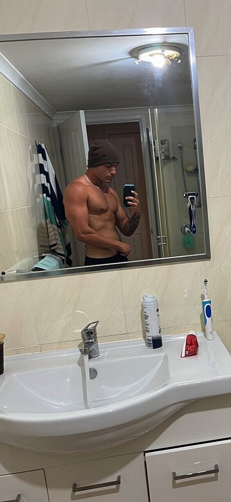 Nacktes geleaktes OnlyFans-Foto von J