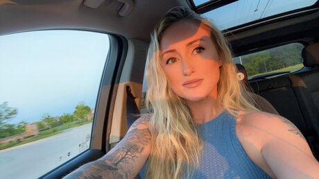 Nacktes geleaktes OnlyFans-Foto von Alli