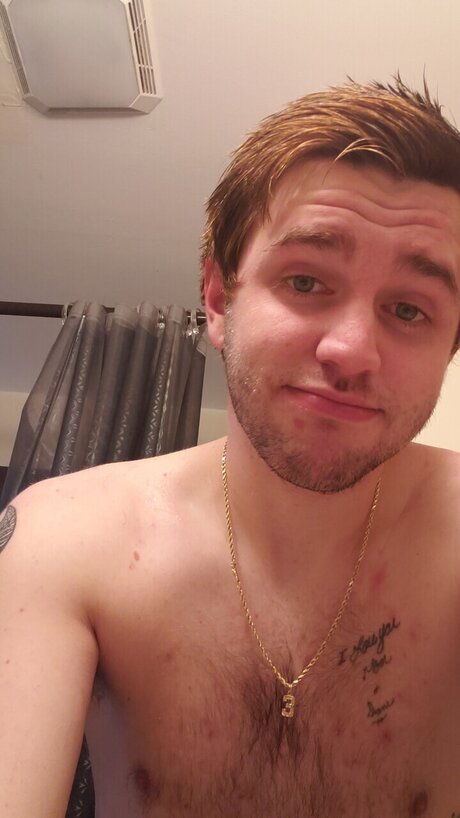 Nacktes geleaktes OnlyFans-Foto von Ronnie Ouimette