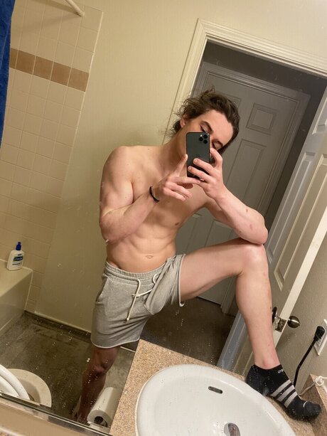 Nacktes geleaktes OnlyFans-Foto von D