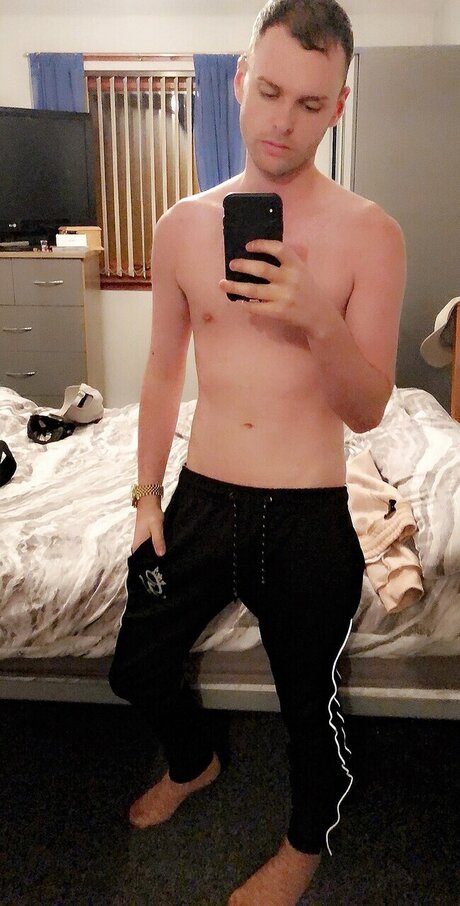 Nacktes geleaktes OnlyFans-Foto von Xxhunglad