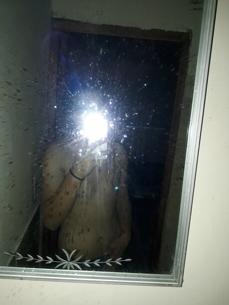 Nacktes geleaktes OnlyFans-Foto von Manu