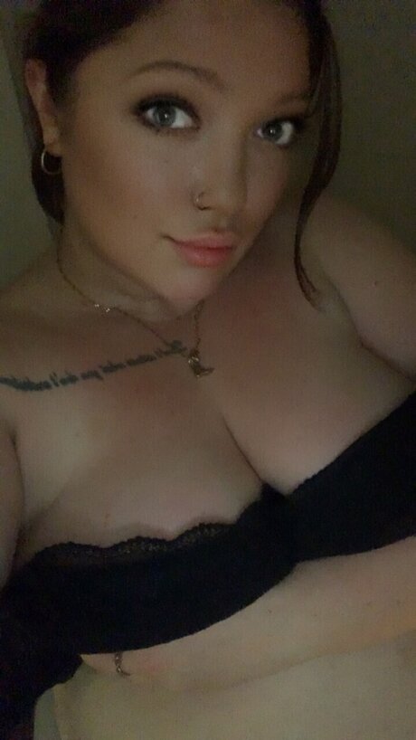 Nacktes geleaktes OnlyFans-Foto von Xxgalaxymarmxx