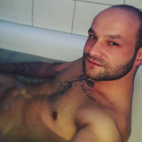 Nacktes geleaktes OnlyFans-Foto von Schneidermirko1988