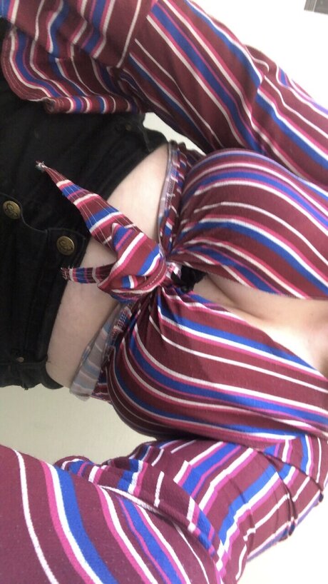 Nacktes geleaktes OnlyFans-Foto von Honey