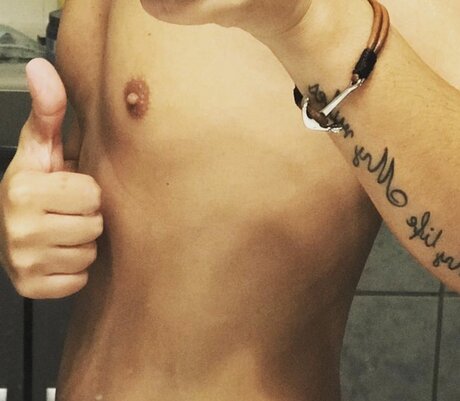 Nacktes geleaktes OnlyFans-Foto von Mario