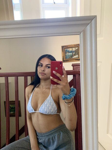 Nacktes geleaktes OnlyFans-Foto von Angelina