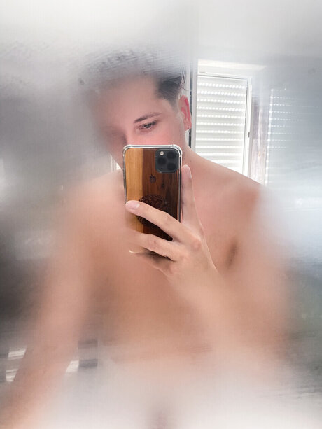 Nacktes geleaktes OnlyFans-Foto von Loucs