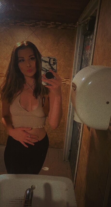 Nacktes geleaktes OnlyFans-Foto von Babyjynx