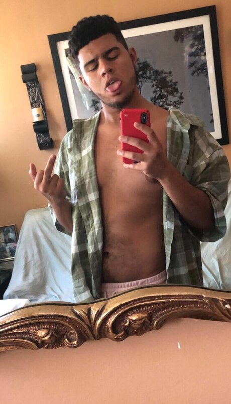 Nacktes geleaktes OnlyFans-Foto von Theelandlordsson