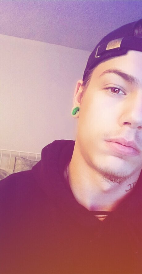 Nacktes geleaktes OnlyFans-Foto von Tattedrich