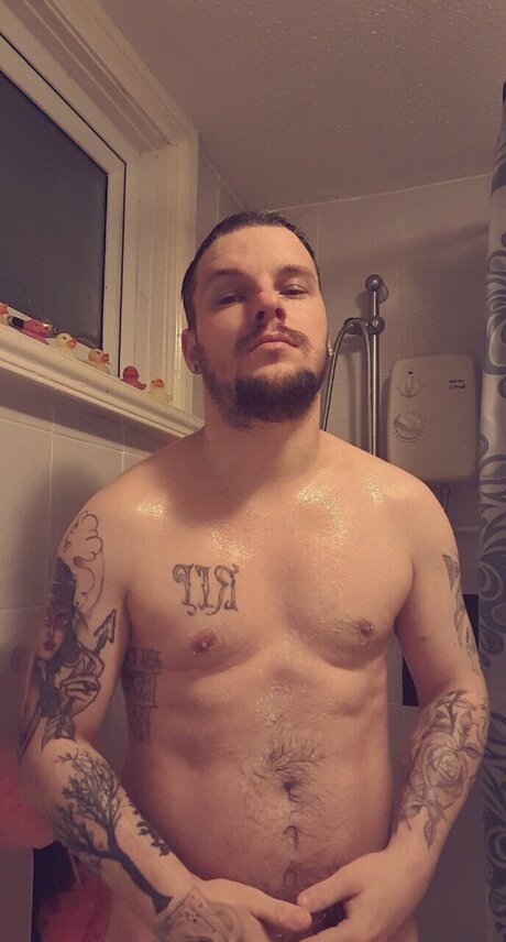 Nacktes geleaktes OnlyFans-Foto von Aj Carr