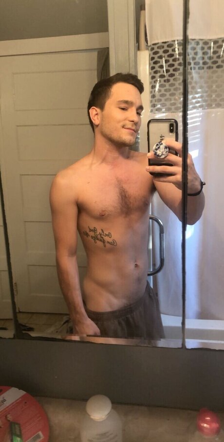 Nacktes geleaktes OnlyFans-Foto von Jacob Youngblood