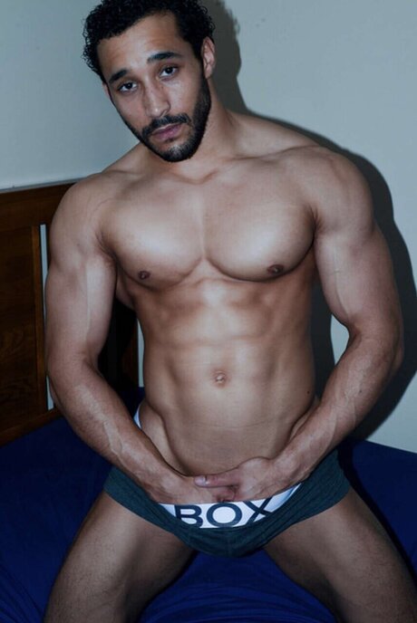 Nacktes geleaktes OnlyFans-Foto von Flex