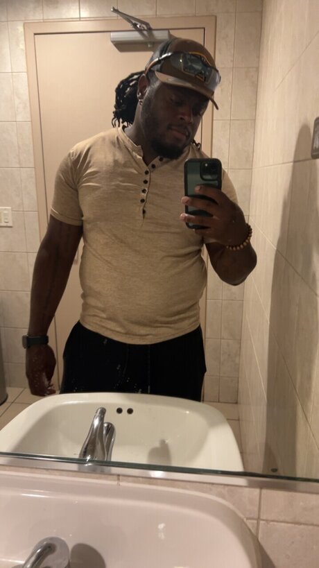 Nacktes geleaktes OnlyFans-Foto von Outlaw9000
