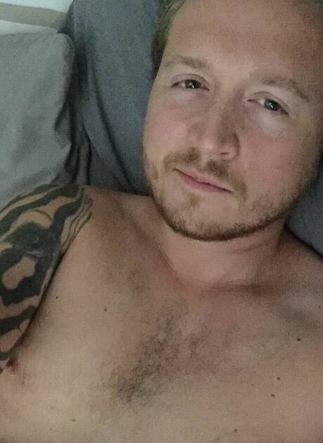 Nacktes geleaktes OnlyFans-Foto von Tyler Olsen