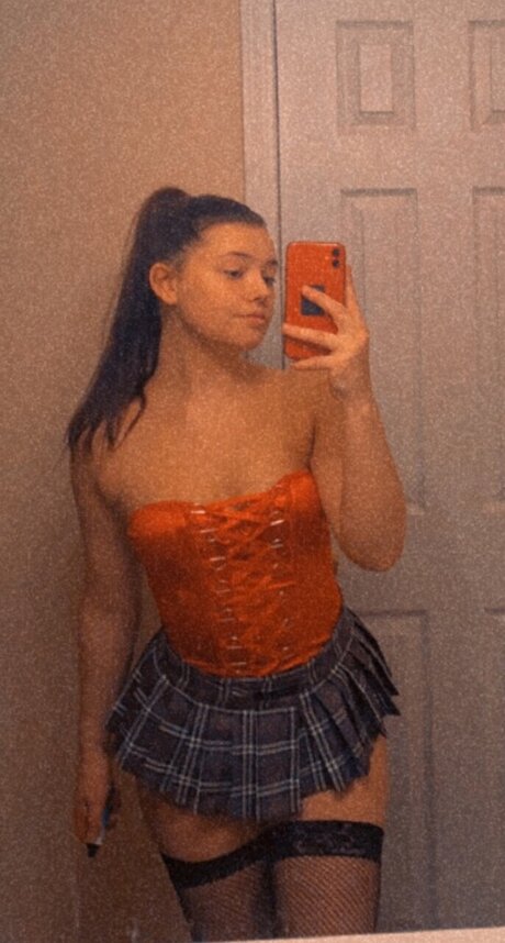 Nacktes geleaktes OnlyFans-Foto von Babyazalea