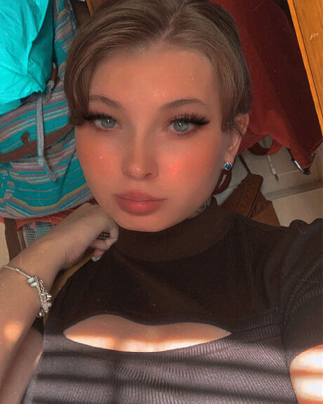 Nacktes geleaktes OnlyFans-Foto von Thugsbunnie