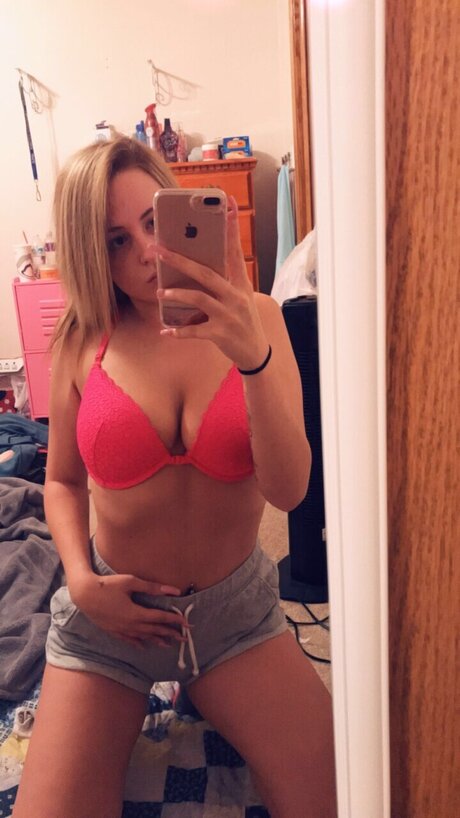 Nacktes geleaktes OnlyFans-Foto von Lyssa Marie