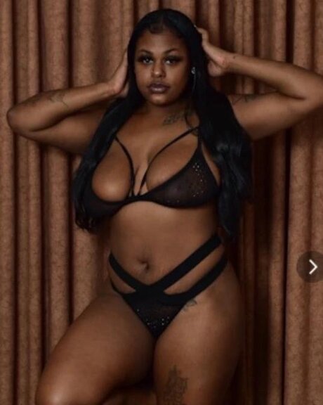 Nacktes geleaktes OnlyFans-Foto von Lotus
