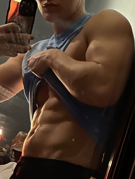 Nacktes geleaktes OnlyFans-Foto von Cursemarked