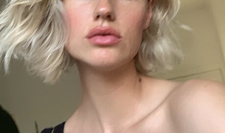 Nacktes geleaktes OnlyFans-Foto von Garbag