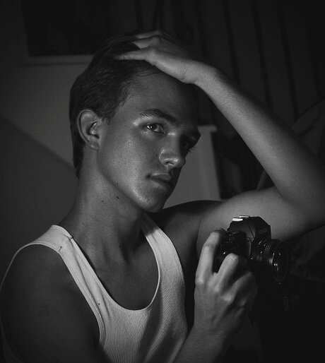 Nacktes geleaktes OnlyFans-Foto von Dustin Nichols